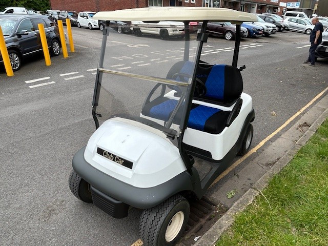 Secondhand petrol Club Car  Precedent