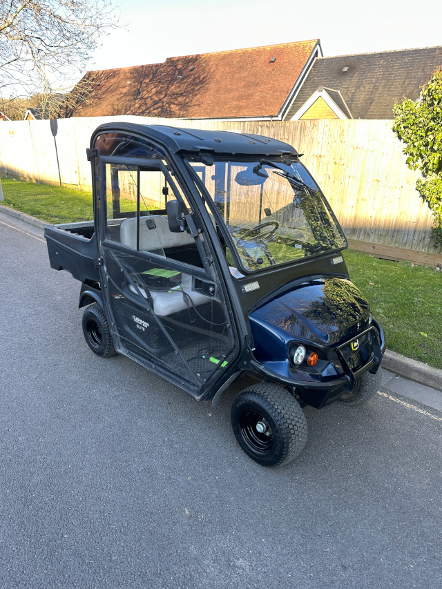 Secondhand Cushman Hauler 800 golf buggy for sale UK